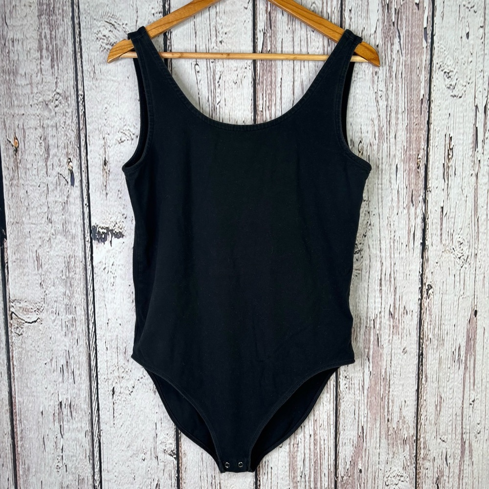 GAP Sleeveless Scoop Neck Bodysuit Size Large Black Snap Closure Tank Good Shape